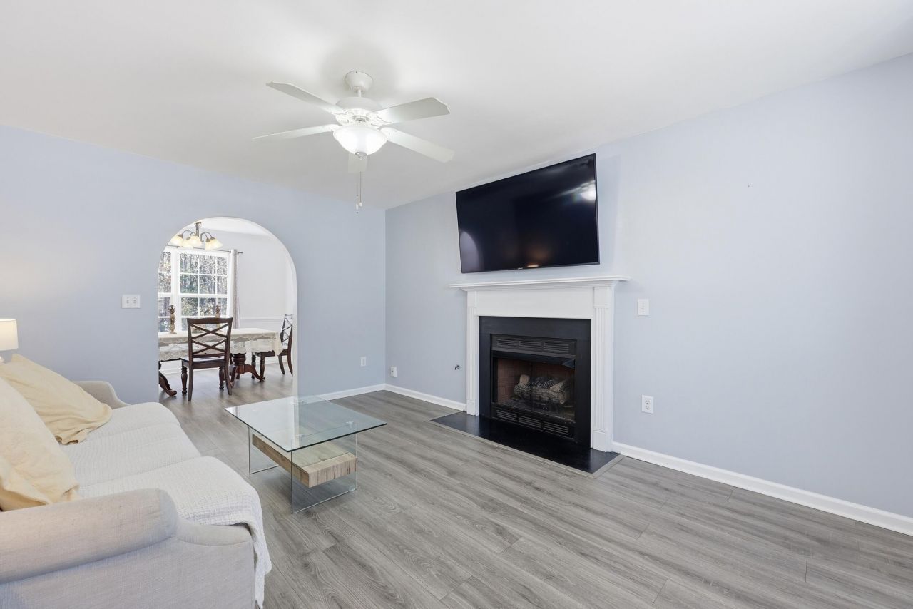 405 Stefan Drive Photo 4