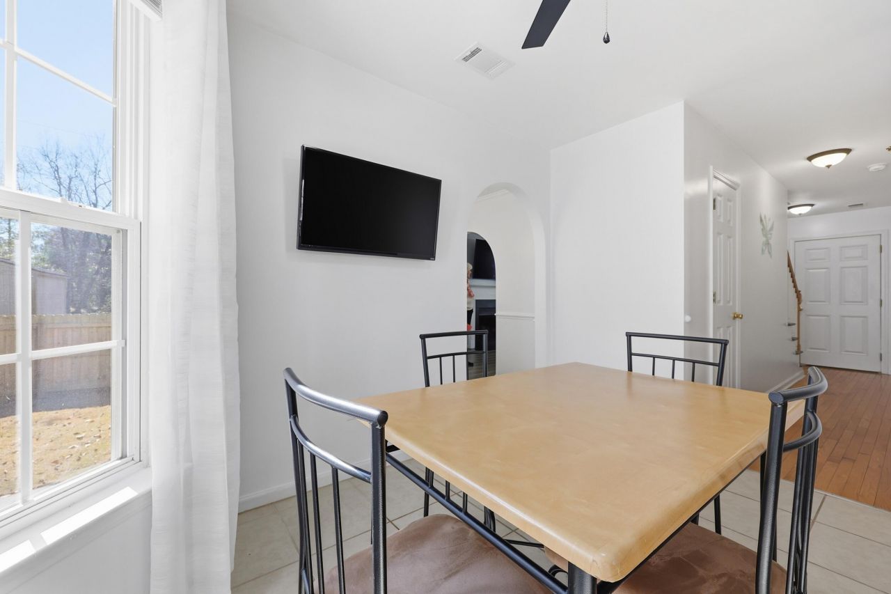 405 Stefan Drive Photo 9