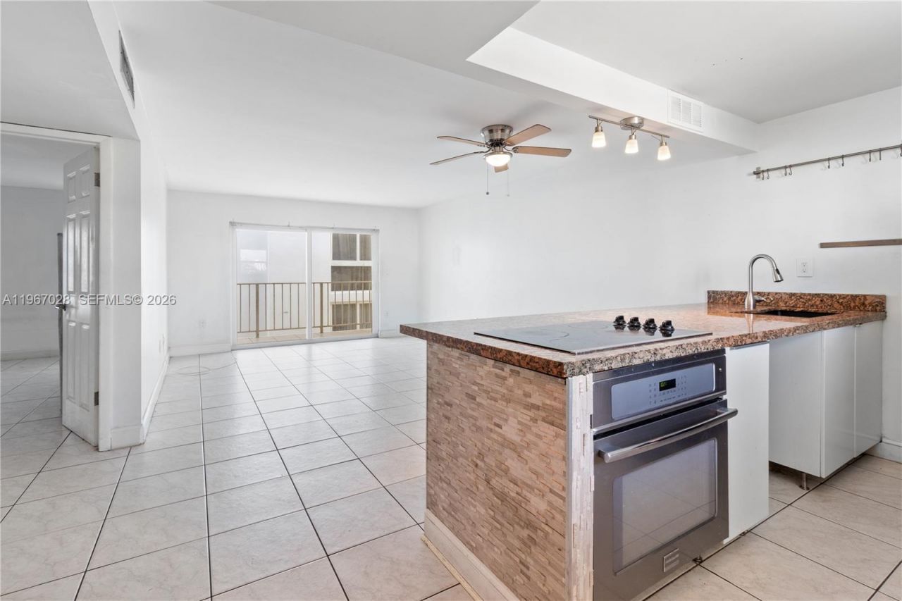 1245 West Ave, Unit 502, Miami Beach, FL 33139 Photo