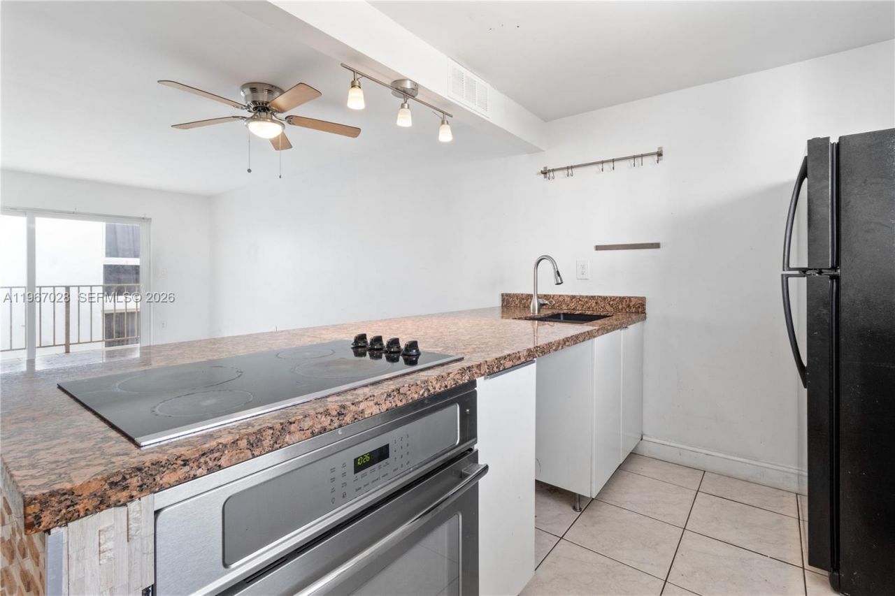1245 West Ave, Unit 502, Miami Beach, FL 33139 Photo