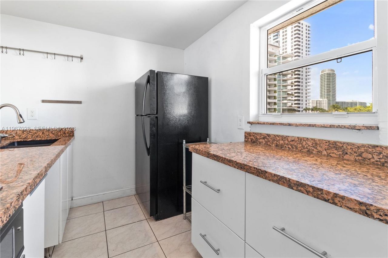 1245 West Ave, Unit 502, Miami Beach, FL 33139 Photo