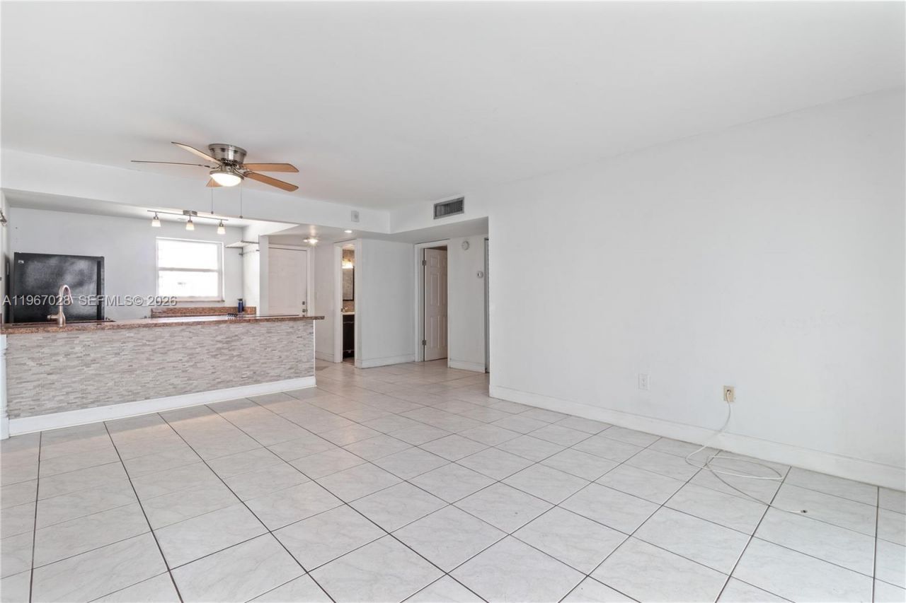 1245 West Ave, Unit 502, Miami Beach, FL 33139 Photo