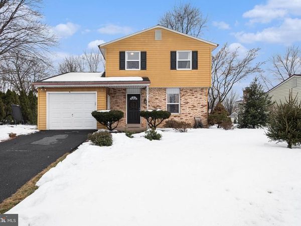 1117 FLORIBUNDA LANE, MECHANICSBURG, PA 17055