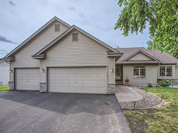 28526 Lakeside Trail, Lindstrom, MN 55045