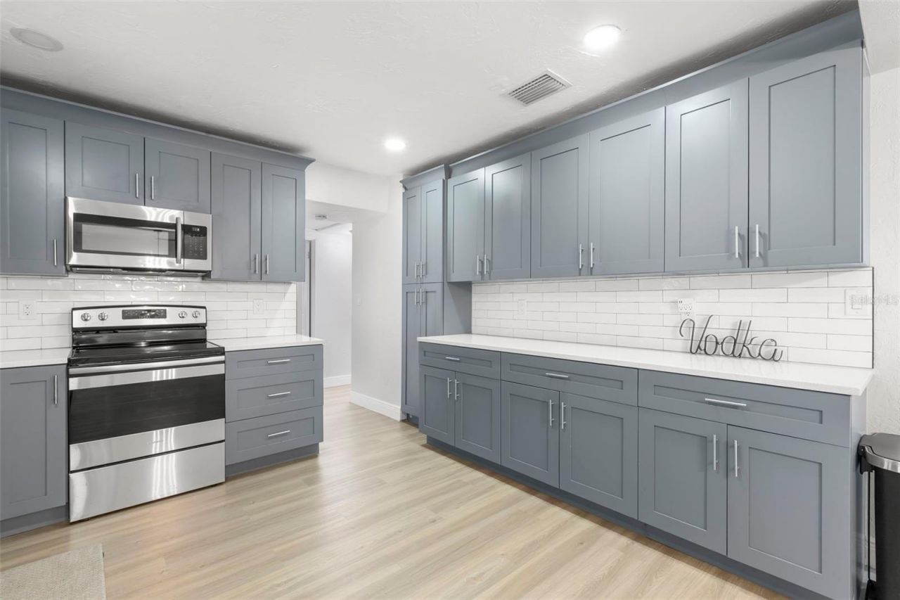 5590 Highland Street S, Saint Petersburg, FL 33705 Photo