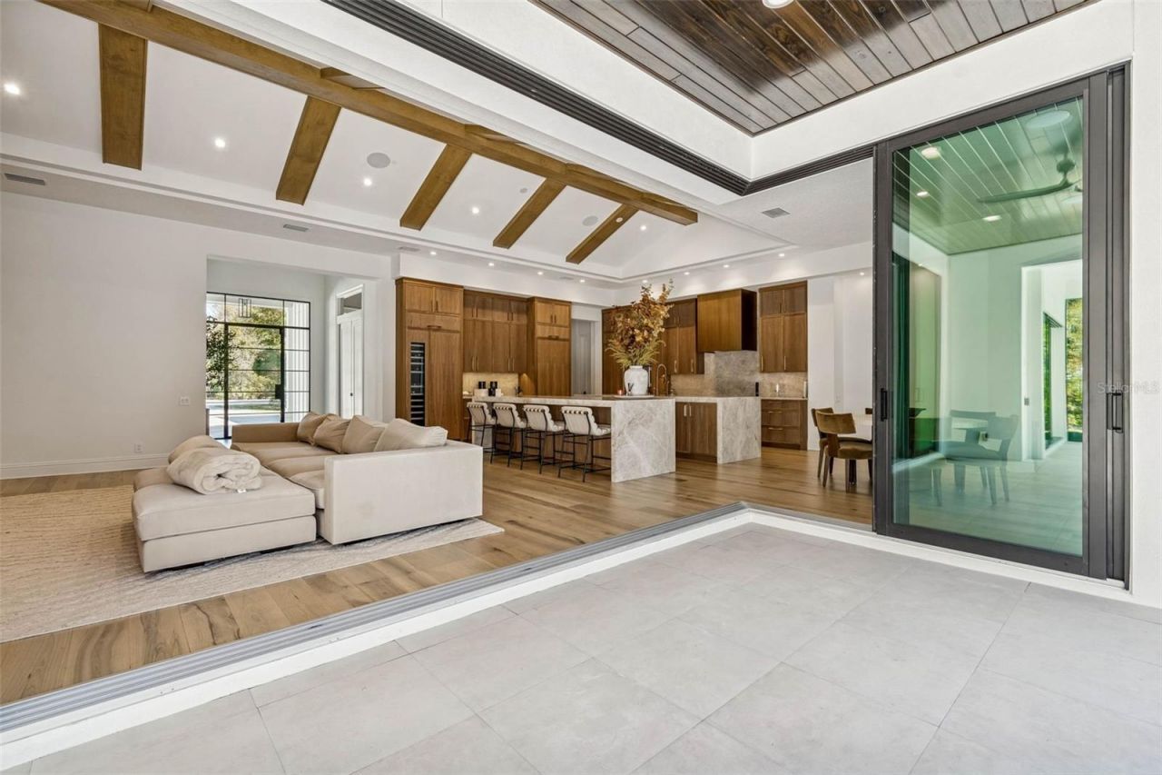 17720 Royal Eagle Lane, Lutz, FL 33549 Photo