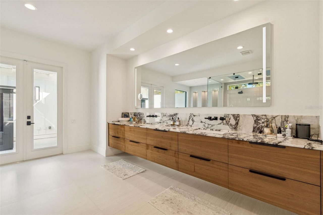 17720 Royal Eagle Lane, Lutz, FL 33549 Photo