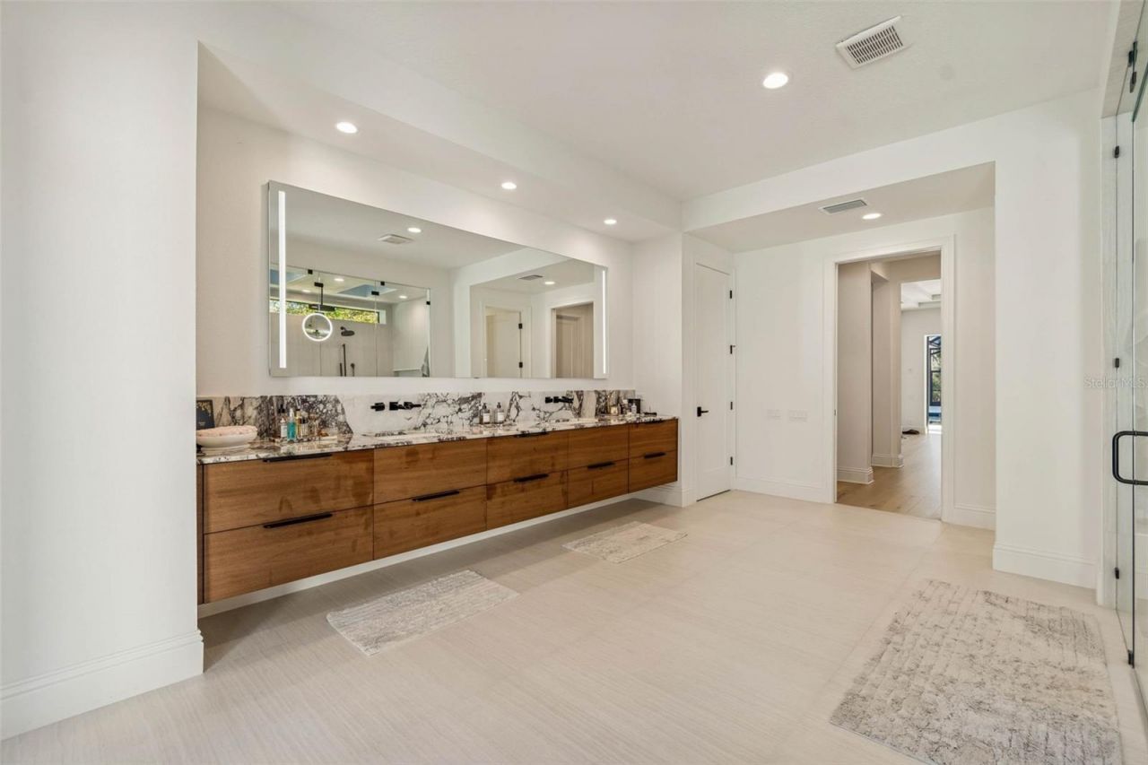 17720 Royal Eagle Lane, Lutz, FL 33549 Photo