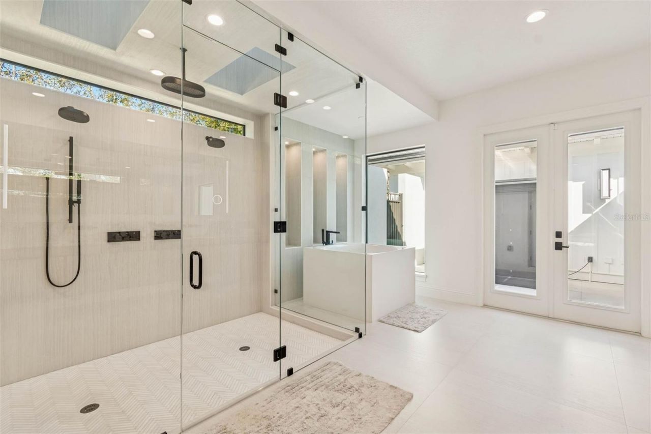 17720 Royal Eagle Lane, Lutz, FL 33549 Photo