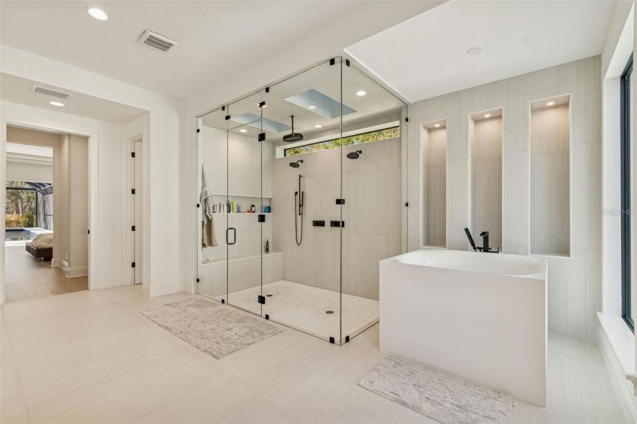 17720 Royal Eagle Lane, Lutz, FL 33549 Photo