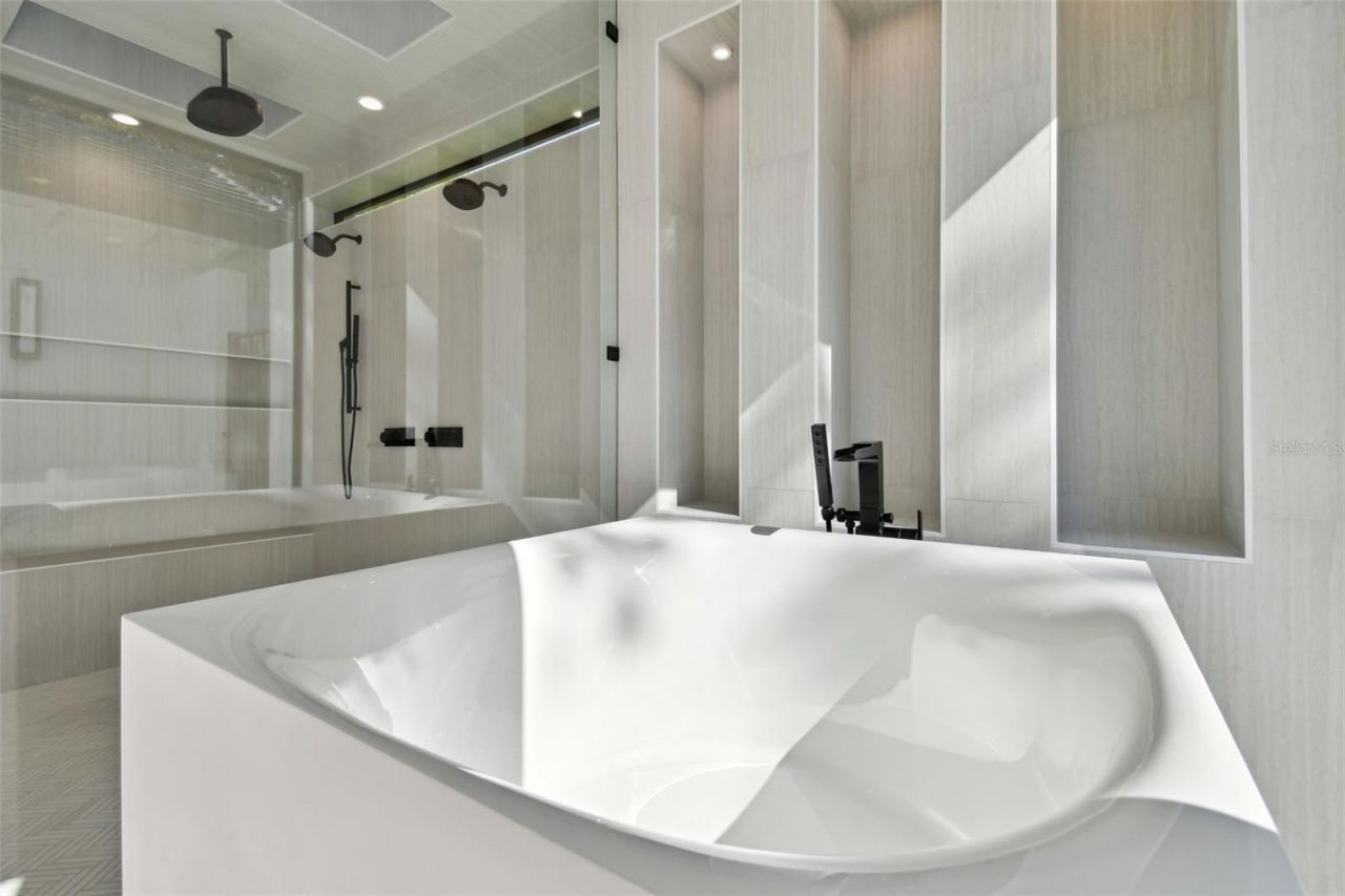 17720 Royal Eagle Lane, Lutz, FL 33549 Photo