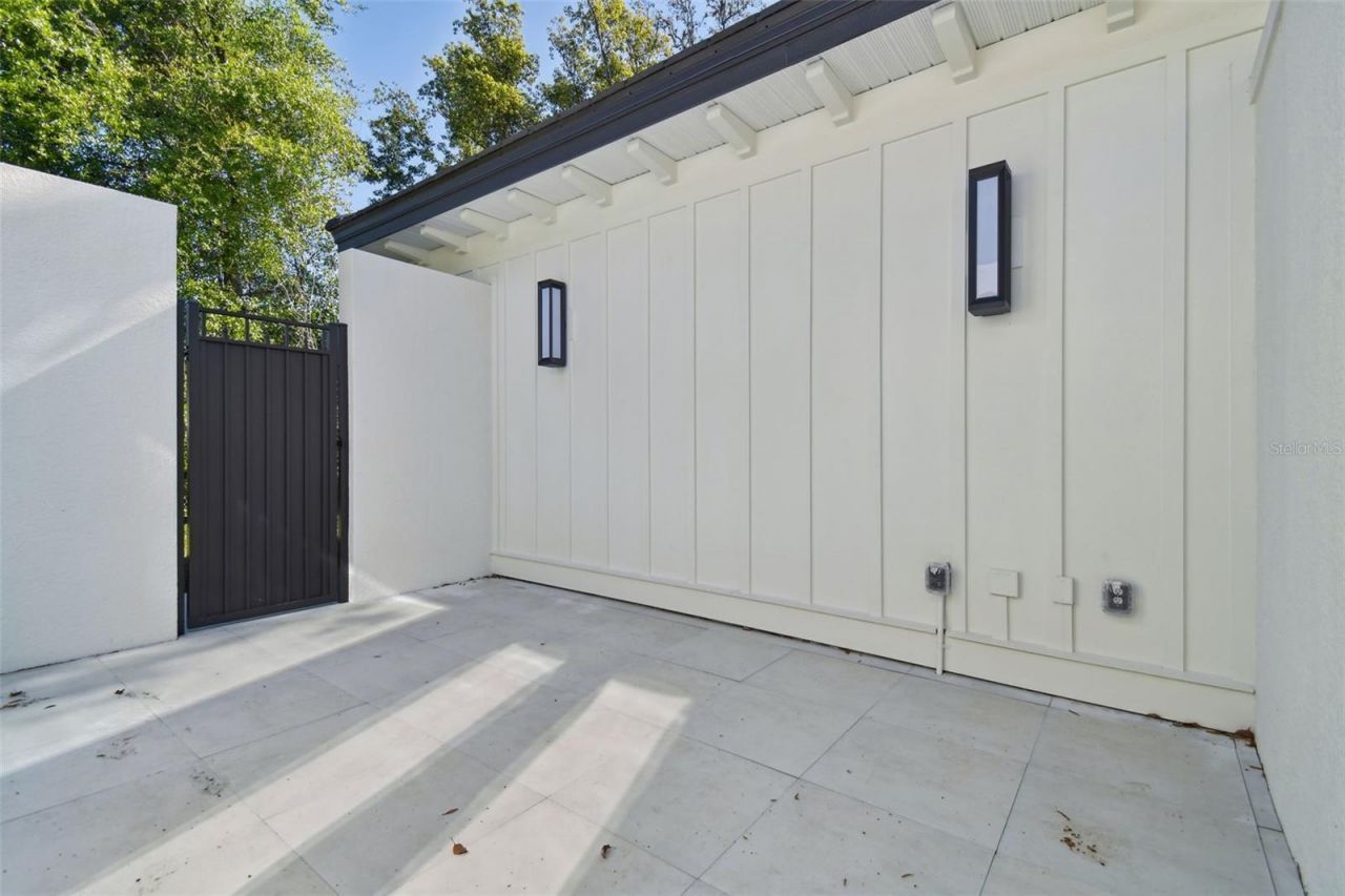 17720 Royal Eagle Lane, Lutz, FL 33549 Photo