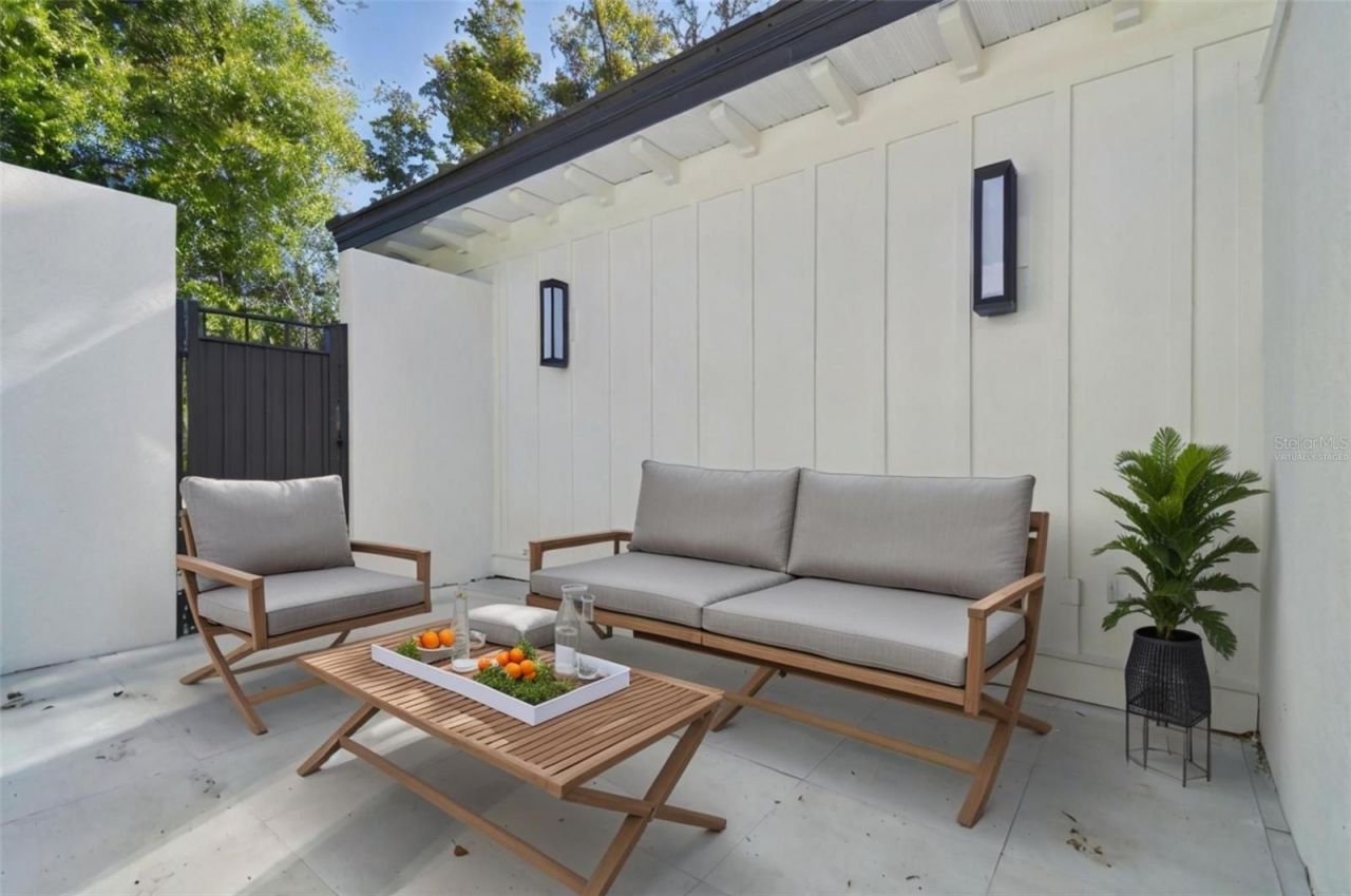 17720 Royal Eagle Lane, Lutz, FL 33549 Photo