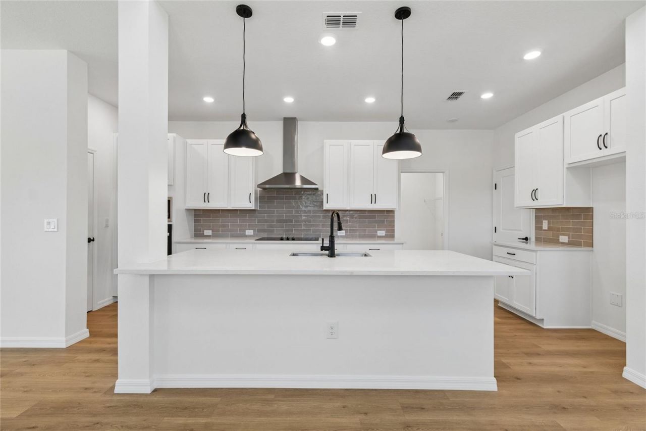15227 Eastlyn Drive, Bradenton, FL 34212 Photo