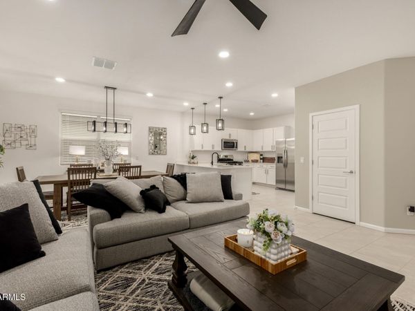 3232 W JUNIPER CANYON Drive, Phoenix, AZ 85083