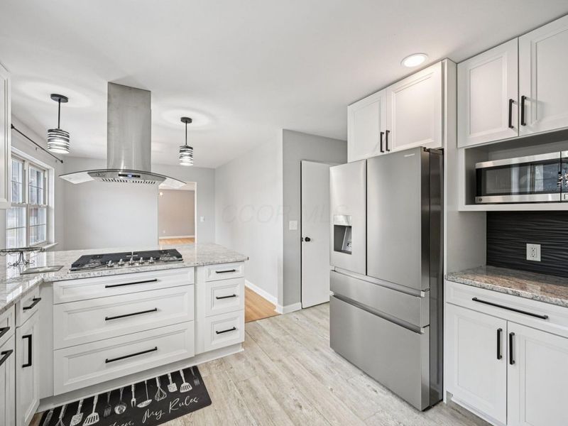 1050 Lake View Drive, Zanesville, OH 43701 Photo 13