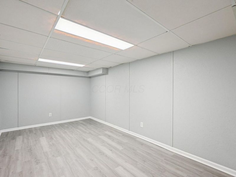 1050 Lake View Drive, Zanesville, OH 43701 Photo 28