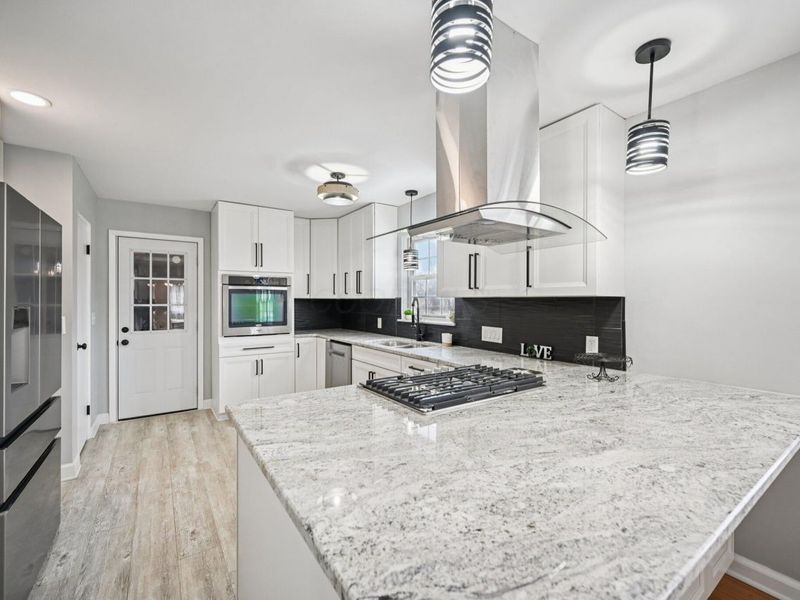 1050 Lake View Drive, Zanesville, OH 43701 Photo 9