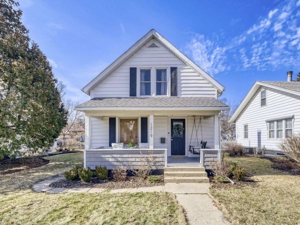 1219 Elm Street, St. Charles, IL 60174