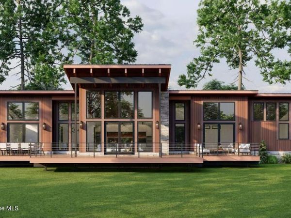 702 Treetop LN, Plummer, ID 83851