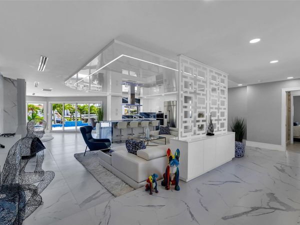 2720 NE 7th Street, Pompano Beach, FL 33062