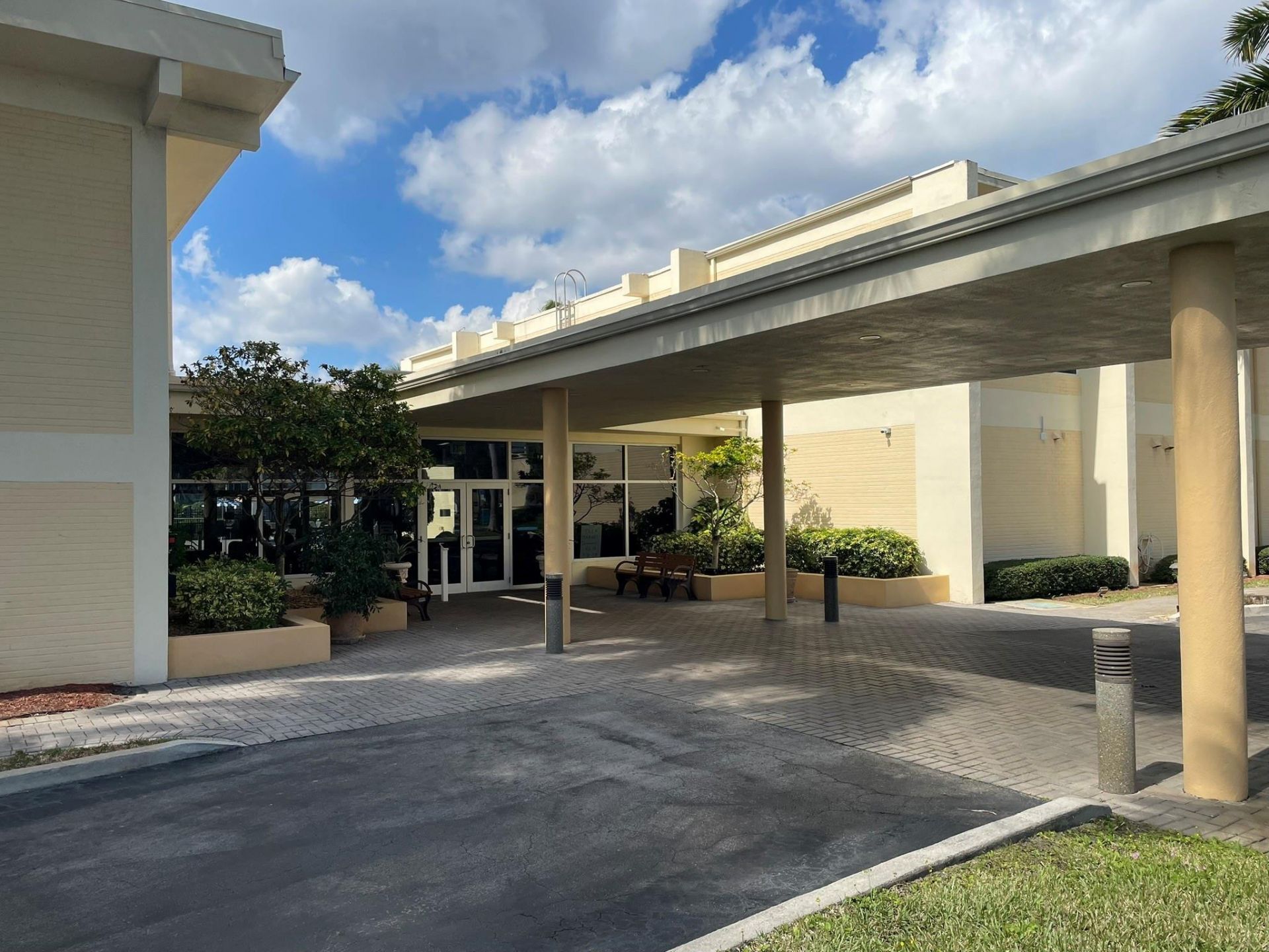 2520 NE 1st Ct, Unit 411, Boynton Beach, FL 33435 Photo