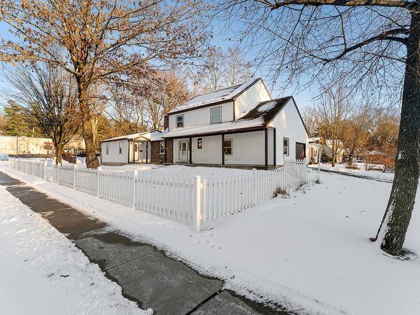 16 Lakewood Parkway, Burlington, VT 05408