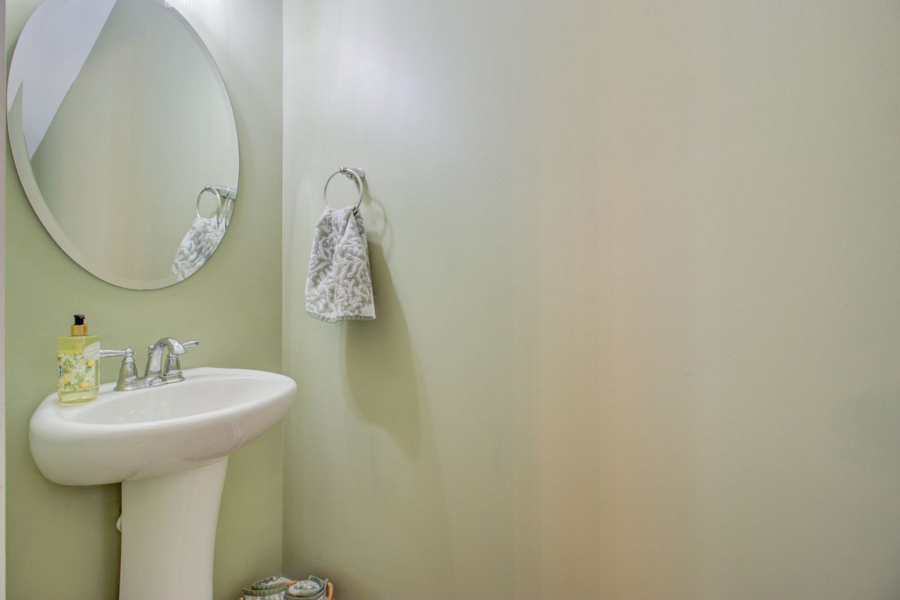 229 Bennett Lane Photo 10