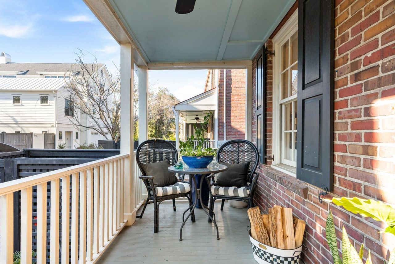 51 Gadsden Street Photo 10