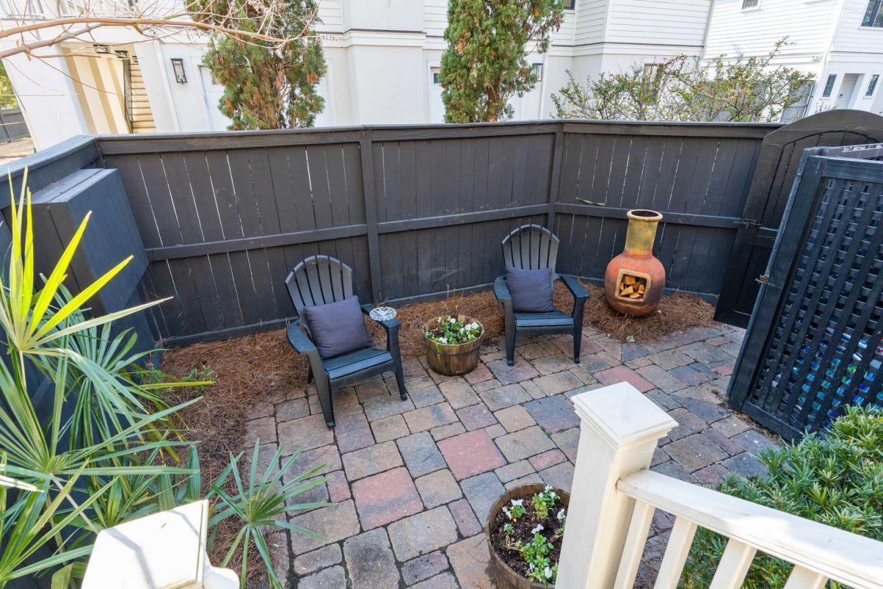 51 Gadsden Street Photo 13