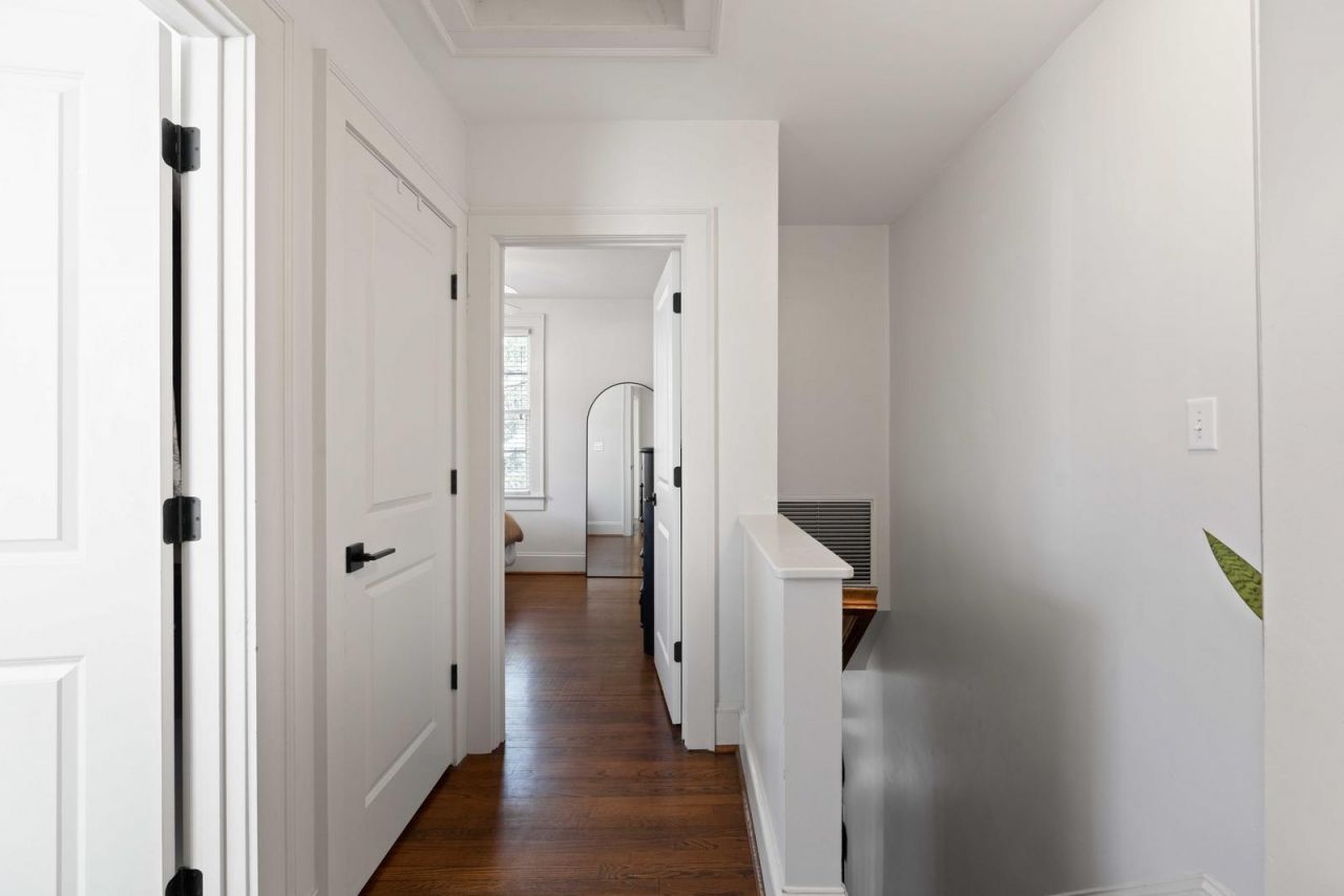 51 Gadsden Street Photo 16