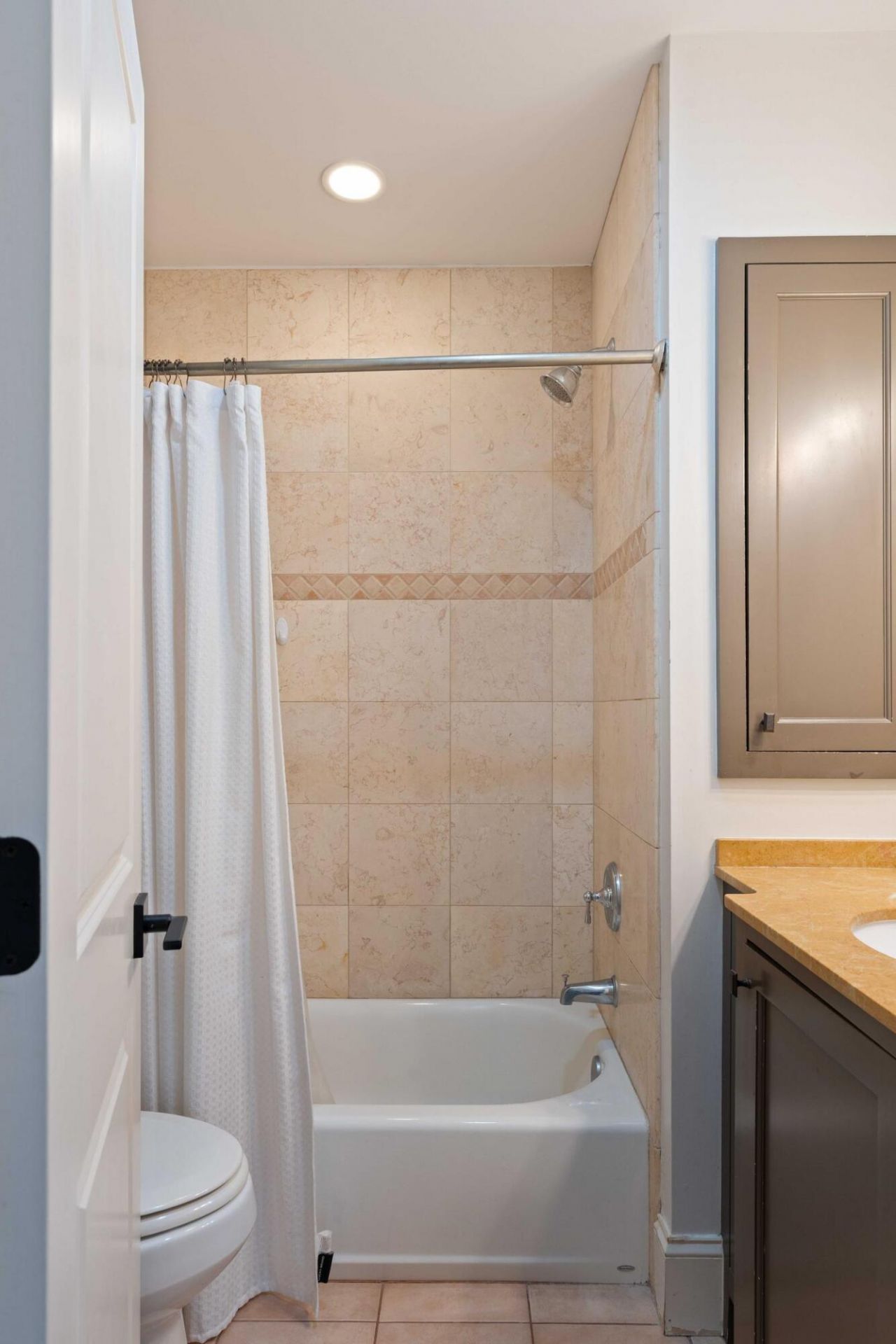 51 Gadsden Street Photo 20