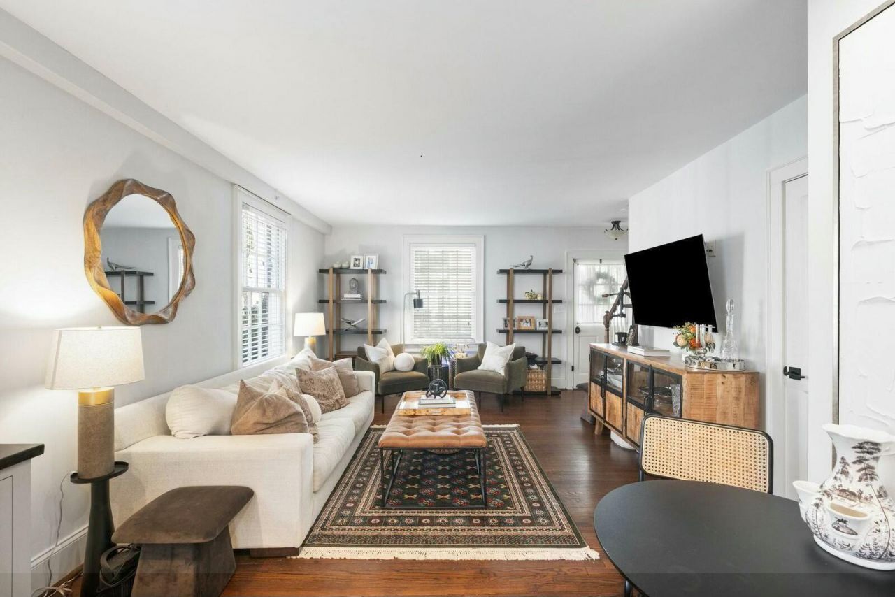 51 Gadsden Street Photo 5