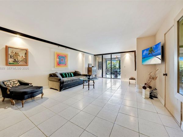 2802 N 46th Ave, Unit B425, Hollywood, FL 33021