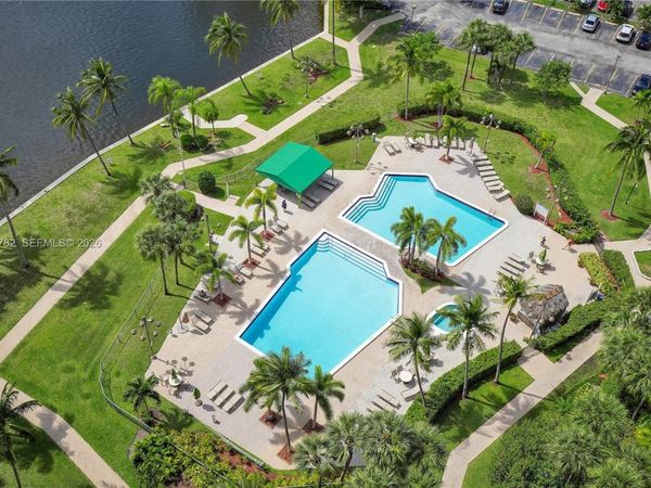 18151 NE 31st Ct , Unit PH-208, Aventura, FL 33160