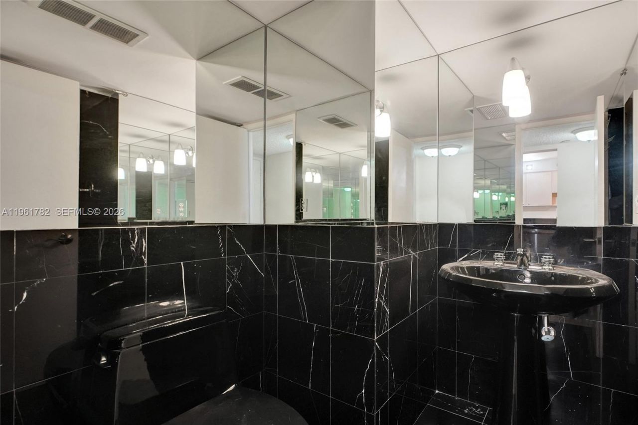 18151 NE 31st Ct, Unit PH-208, Aventura, FL 33160 Photo