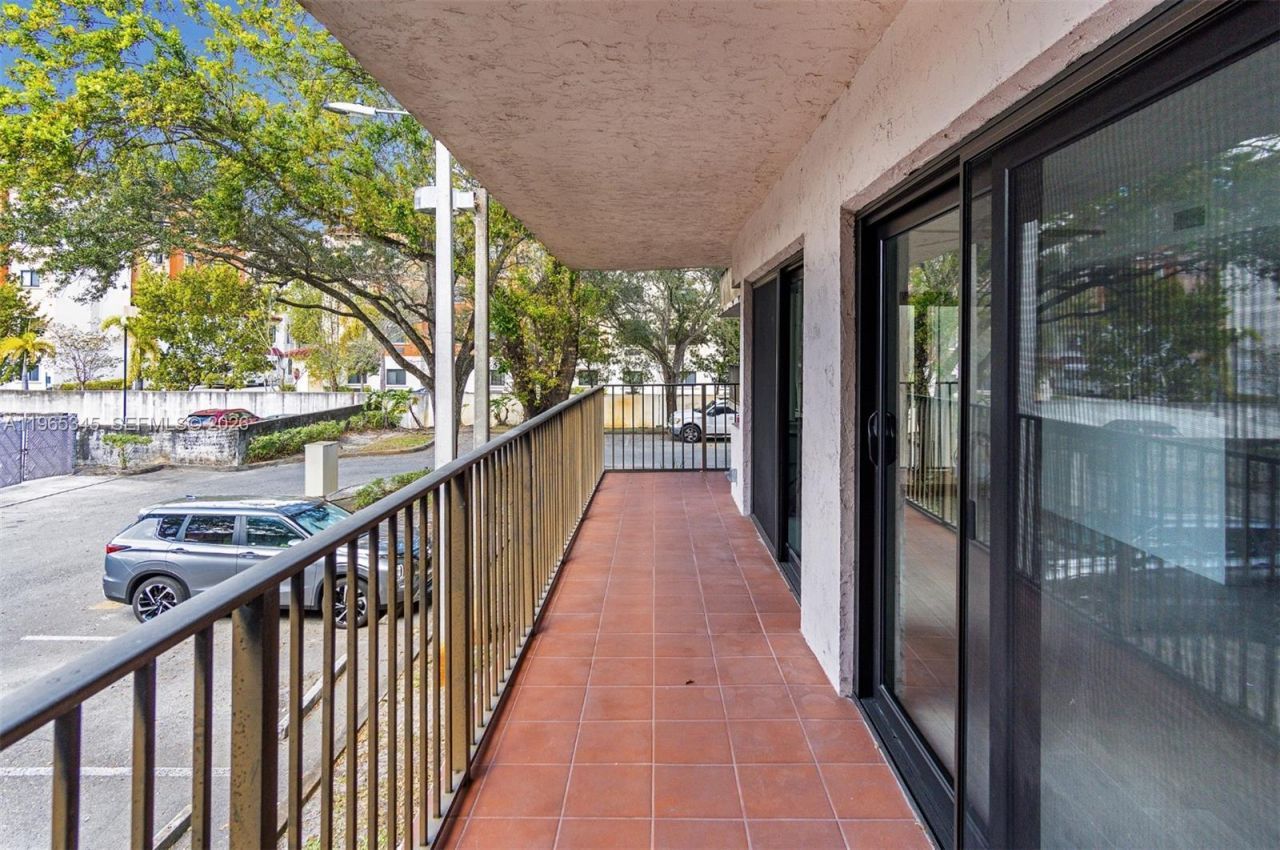 4705 SW 62nd Ave, Unit 204, Davie, FL 33314 Photo