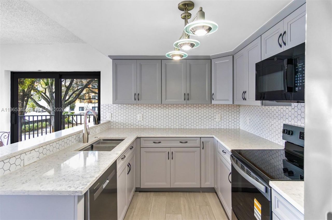 4705 SW 62nd Ave, Unit 204, Davie, FL 33314 Photo