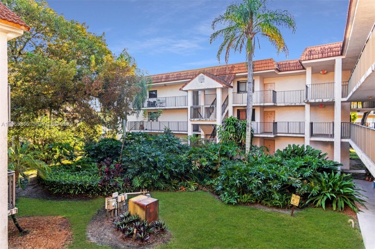 4705 SW 62nd Ave, Unit 204, Davie, FL 33314 Photo