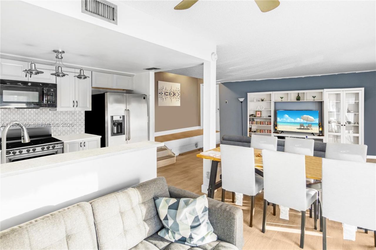 4705 SW 62nd Ave, Unit 204, Davie, FL 33314 Photo