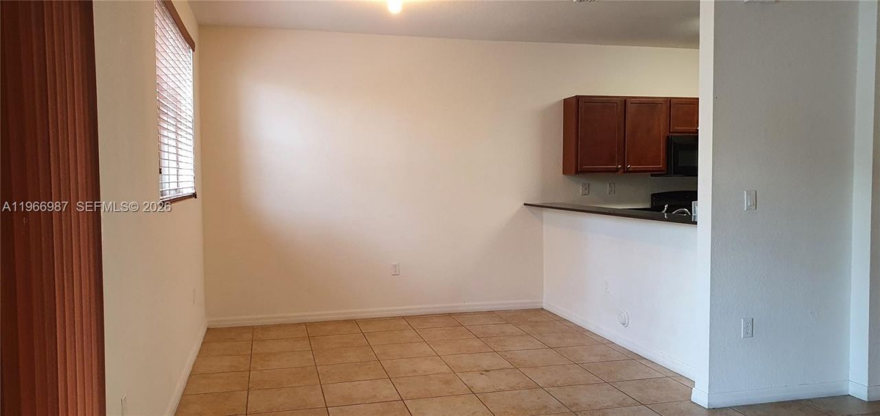 8899 NW 107 Ct, Unit 211-12, Doral, FL 33178 Photo