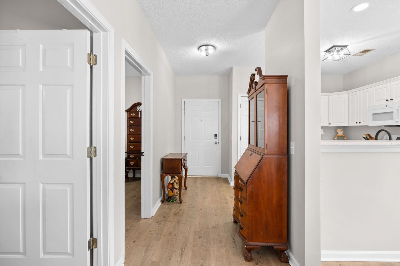 2030 Cross Gate Blvd. Photo 5