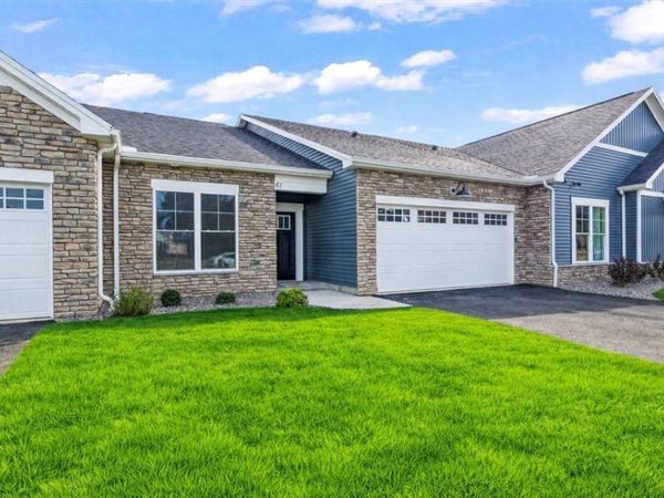 105 Cedarway Circle, Unit 411, Webster, NY 14580