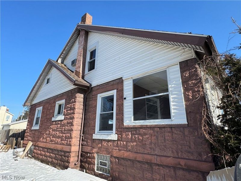 27 Wilson Avenue, Niles, OH 44446 Photo 3