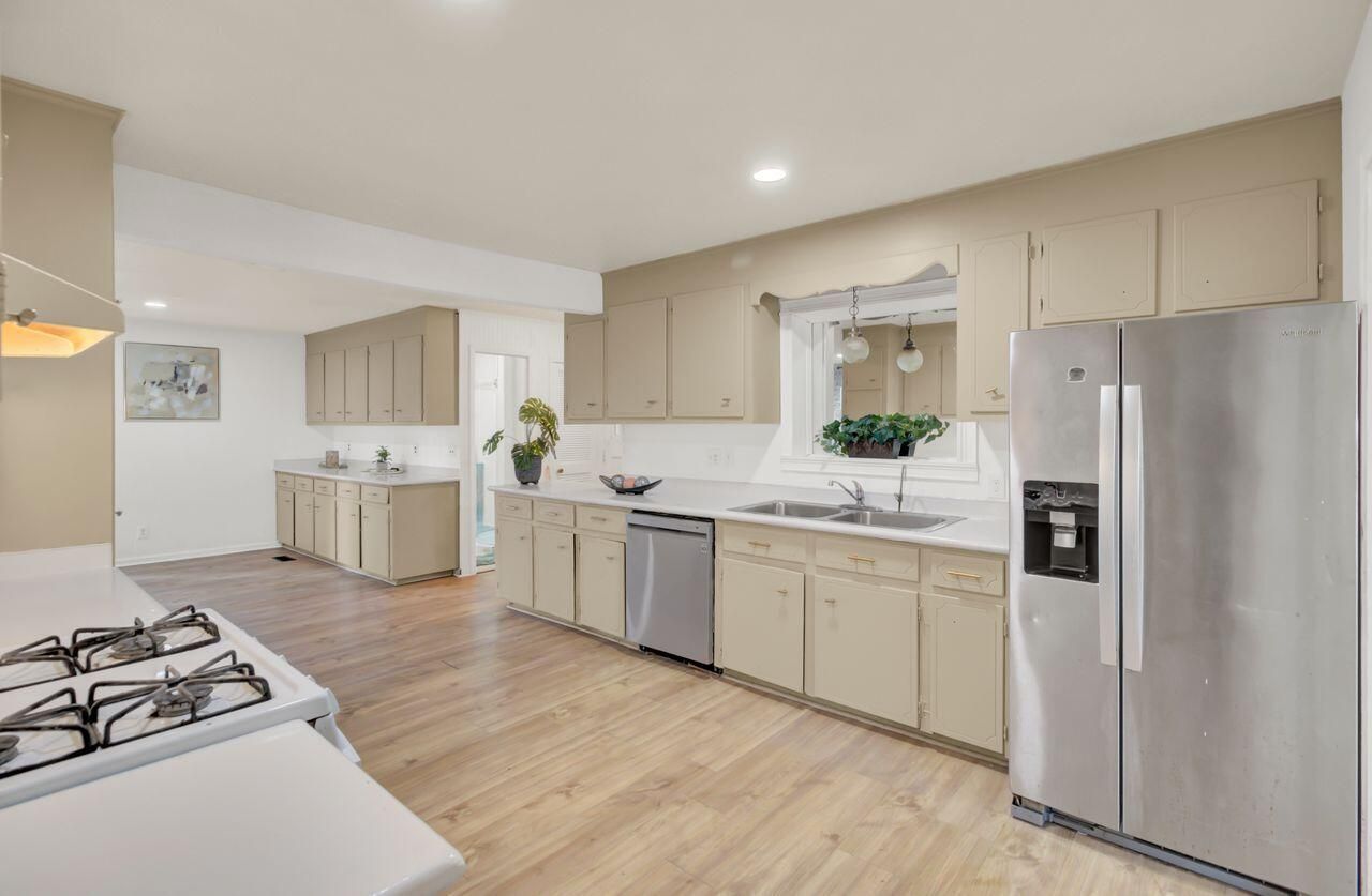 5809 Stewart Street Photo 11