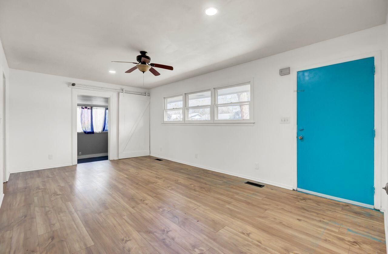 5809 Stewart Street Photo 4