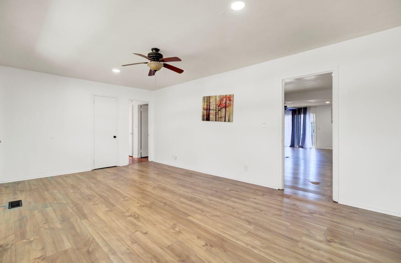 5809 Stewart Street Photo 5