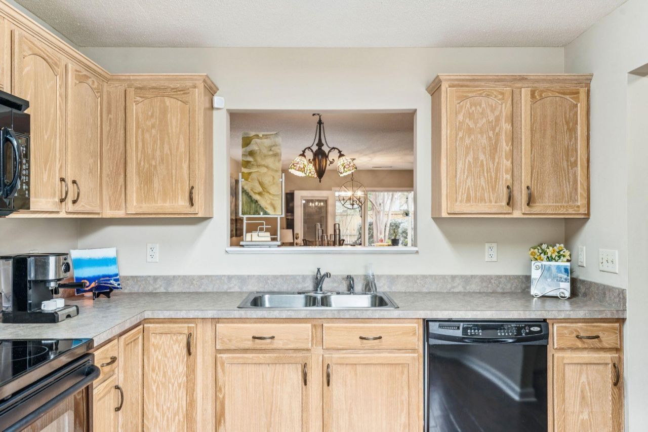 337 Spoonbill Lane Photo 6