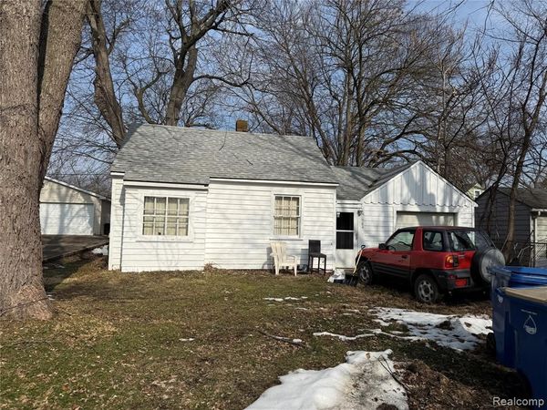 984 Voorheis Road, Waterford Twp, MI 48328