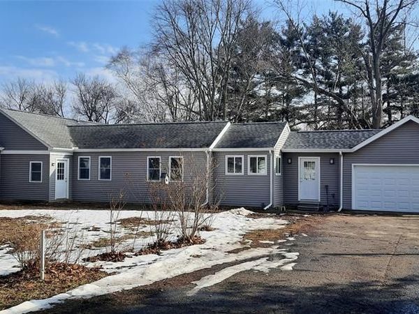 15087 Holly Road N, Holly Vlg, MI 48442